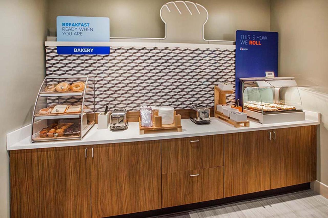 Holiday Inn Express Frazer - Malvern By Ihg מראה חיצוני תמונה